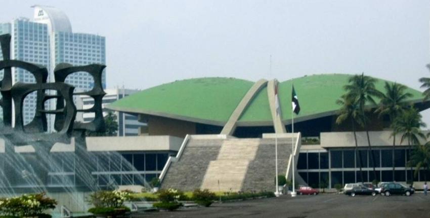 9gedung dpr.jpg